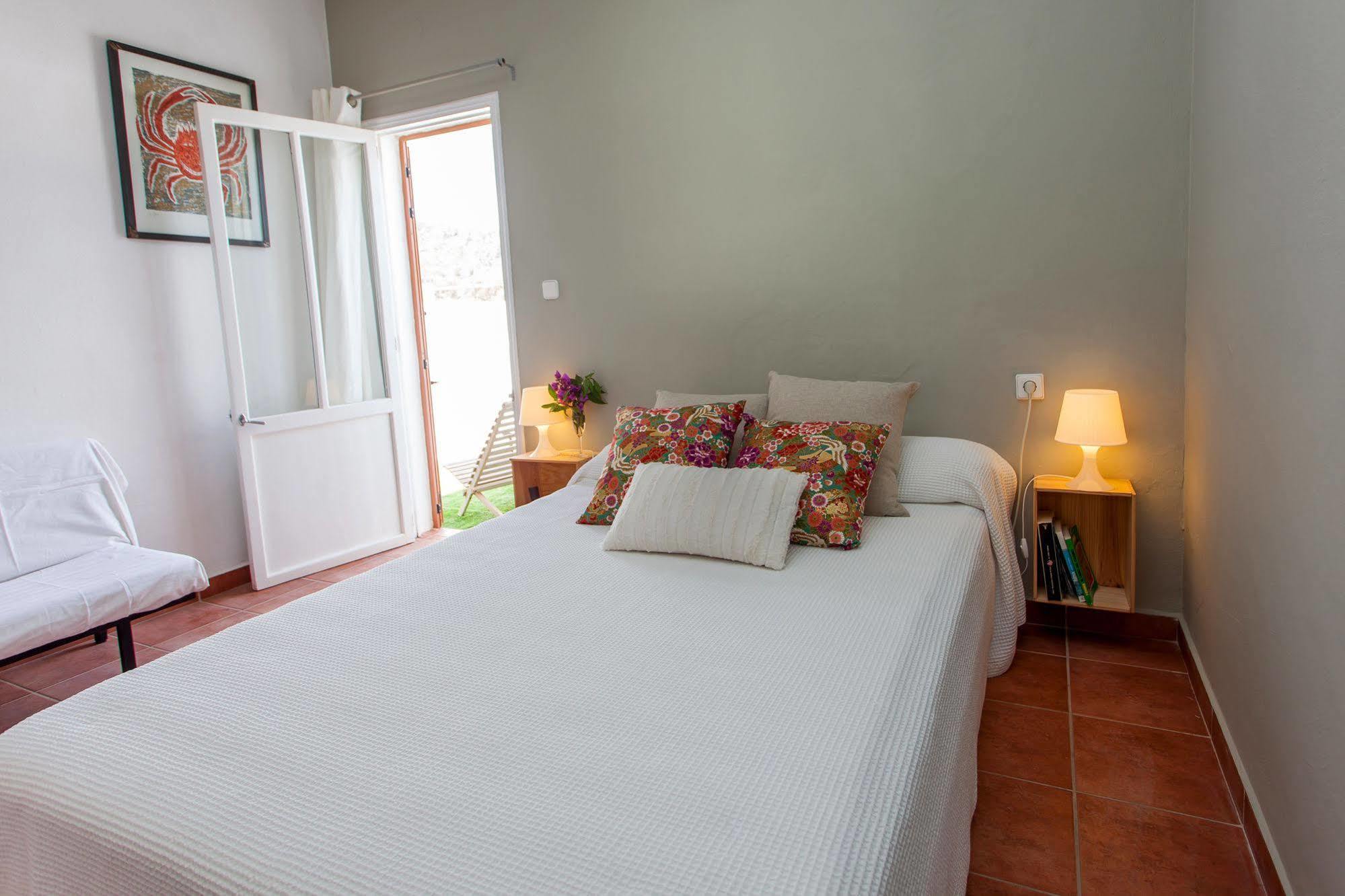 Cosmos Grand Hostal Sant Francesc de s'Estany Exterior photo
